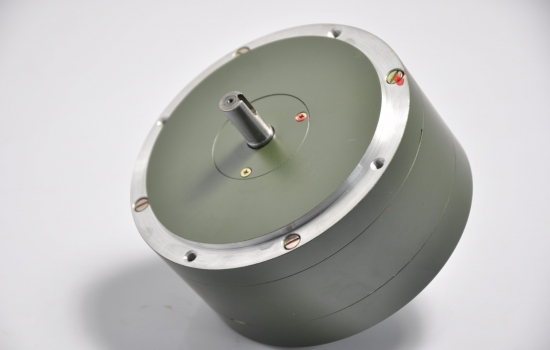 交流力矩電動(dòng)機怎么使用與維護